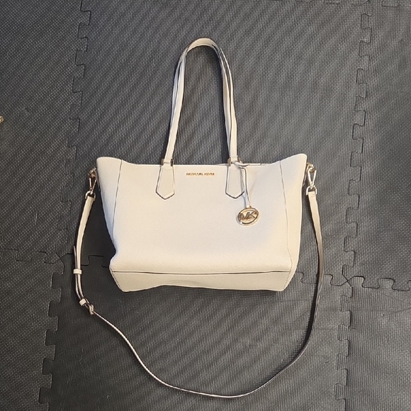 Michael Kors Cream Tote Bag with Gold Accents - Picture 6 of 8